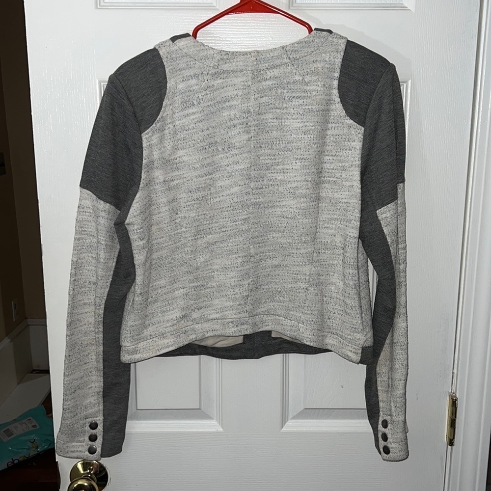 CAbi Women’s Shrunken Knit Moto Blazer Gray Size Medium - Picture 6 of 6